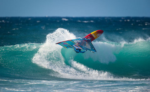 victor_triwave_herocode_hookipa_maui_kvjohncarter_fanatic_north-f16_ws_dy11_d3_2488.jpg